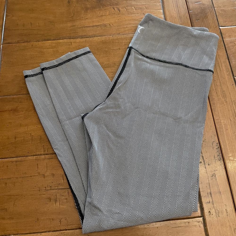 Zyia houndstooth leggings 12